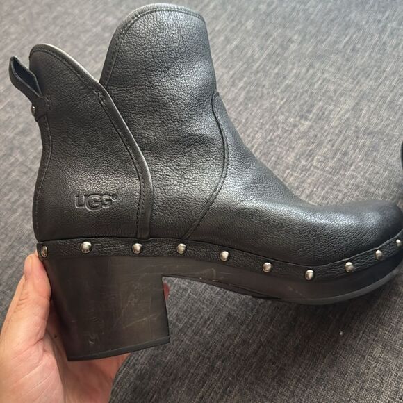 UGG Women's Cam II Leather and Sheepskin Booties Sz 10 - Picture 13 of 15